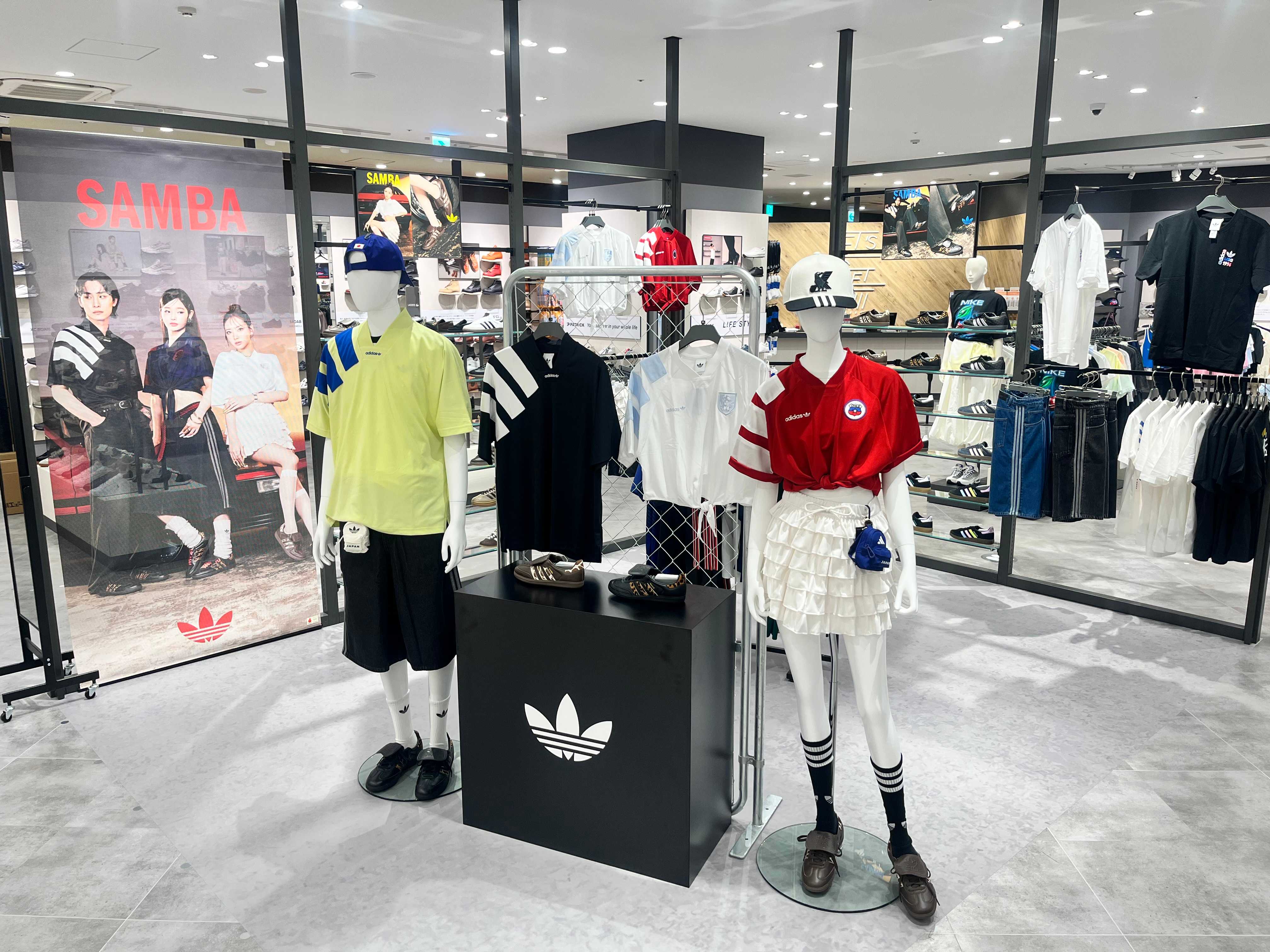 【限定!!】adidas特別コーナー