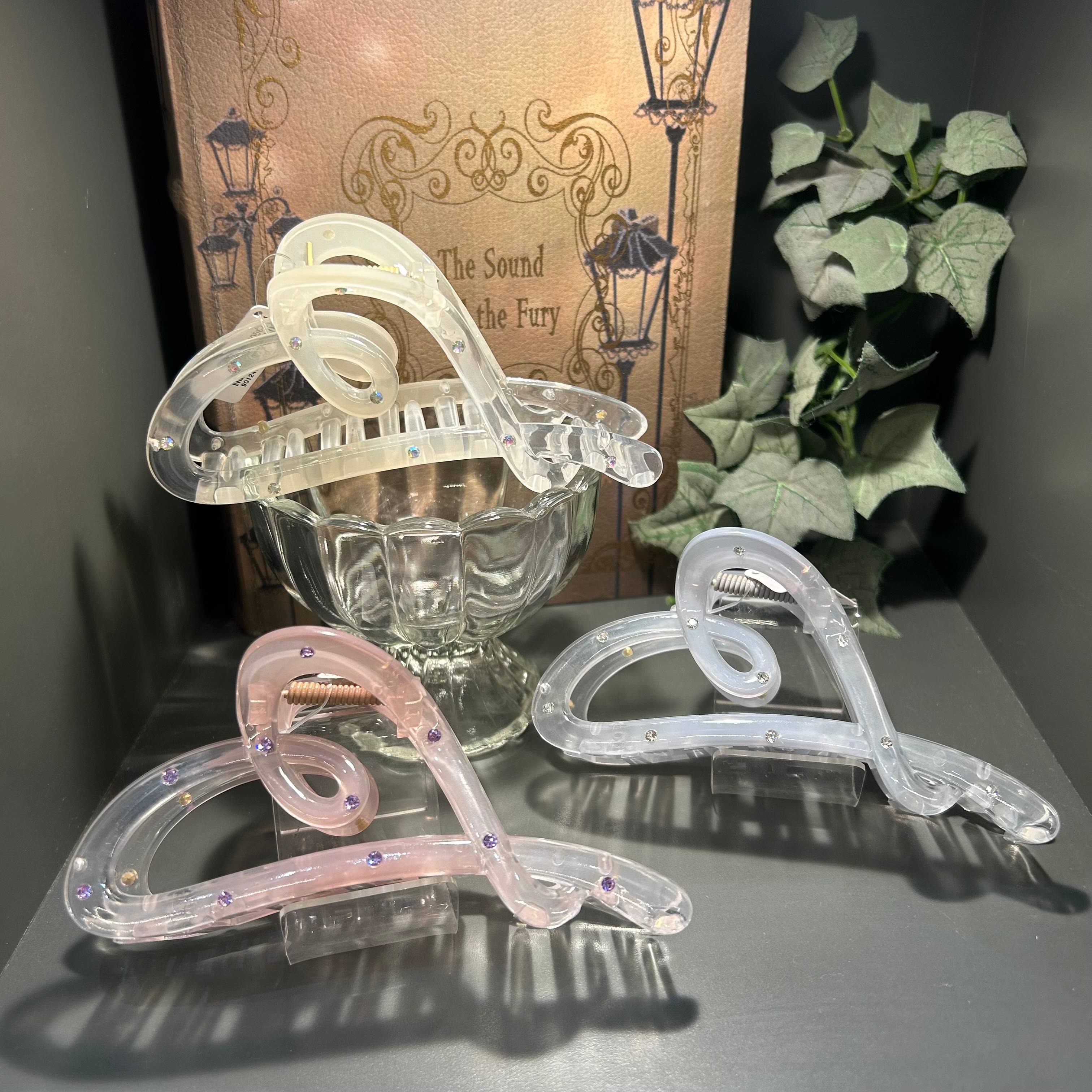 おすすめ！ハート型アクリルバンス♪