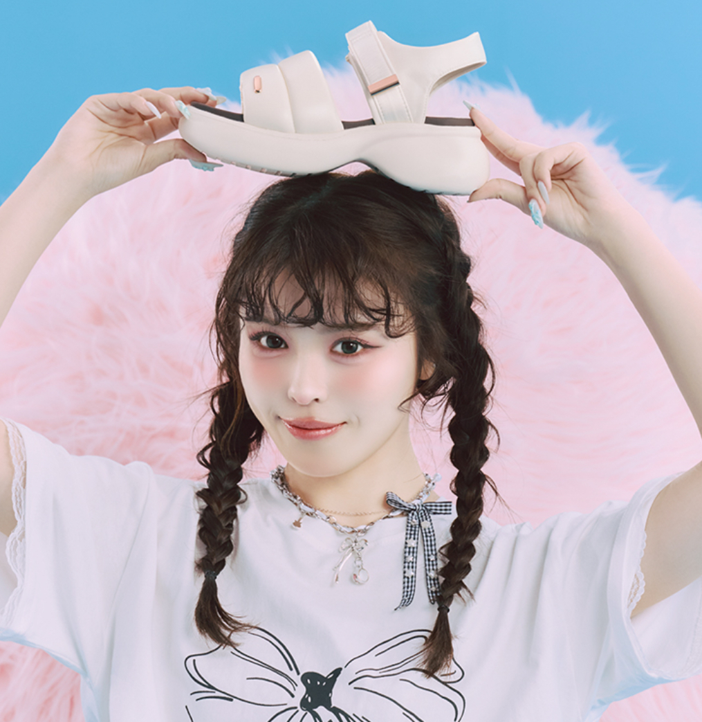 コロンとかわいい厚底サンダル