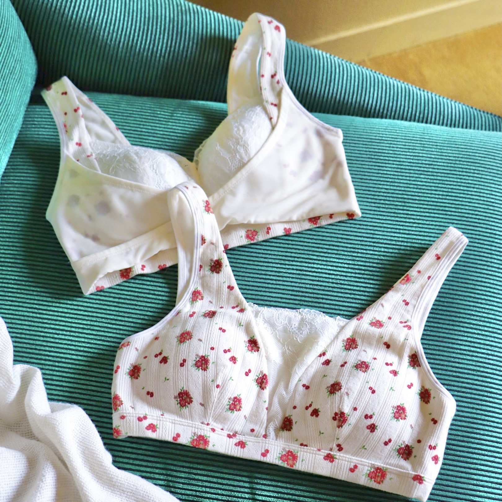 ナイトブラで夜もバストケアを！