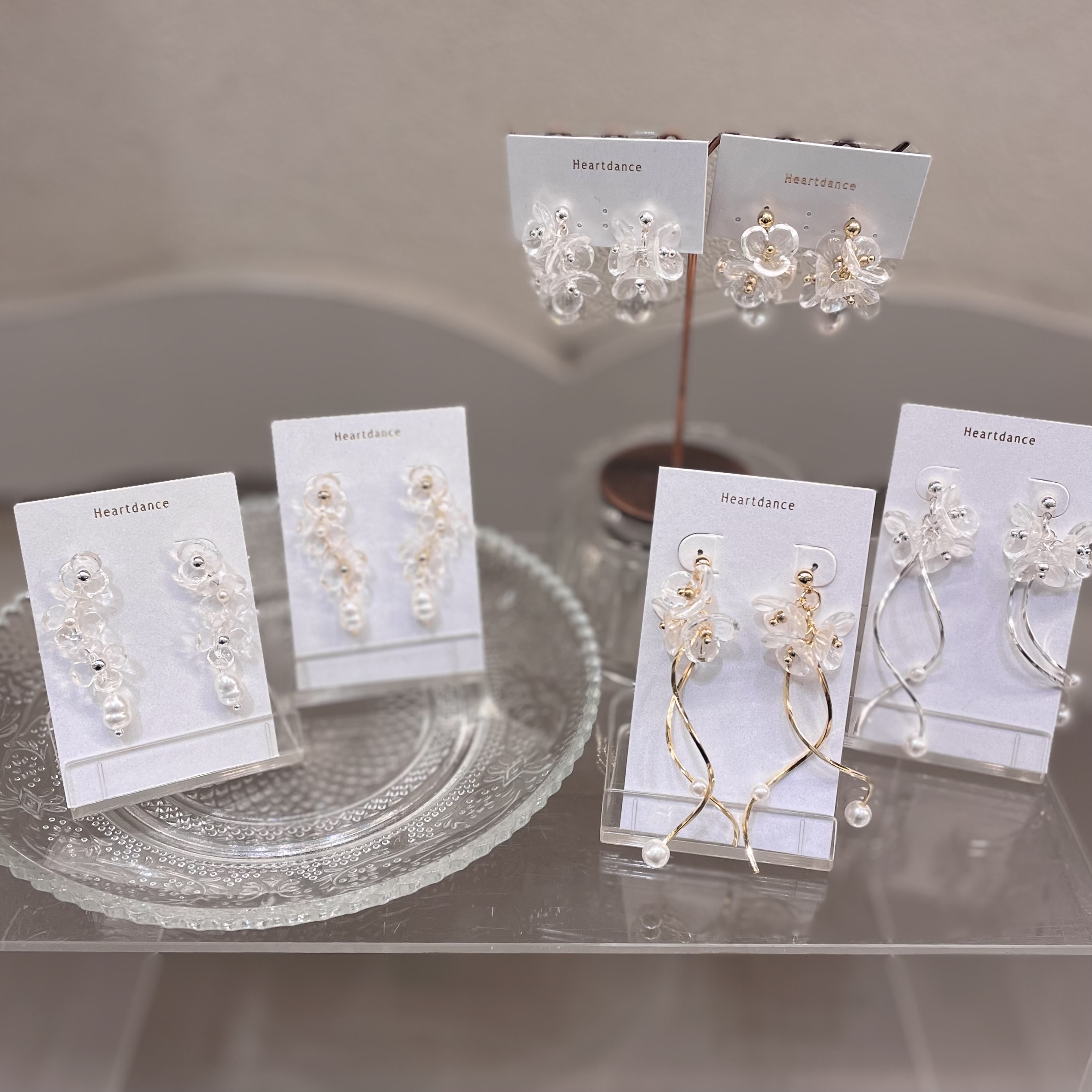 新作！クリアフラワーピアス♪